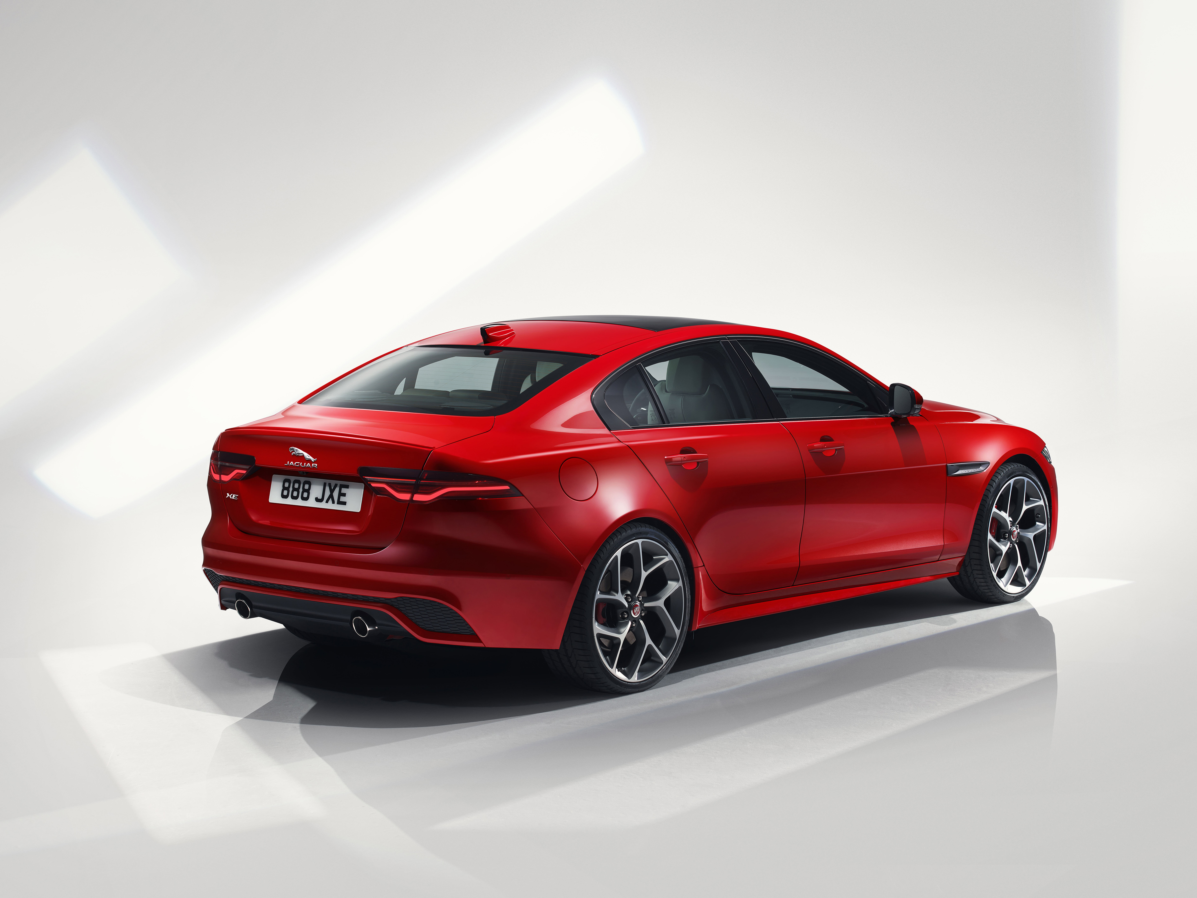 Das neue Gesicht des Jaguar XE - AutoFrey